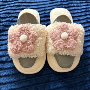 Cozy Women's Slippers with Pink Flower Accent